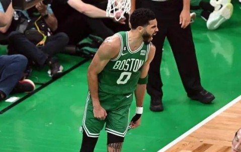 全场压制对手！凯尔特人反字母装甲增添新武器